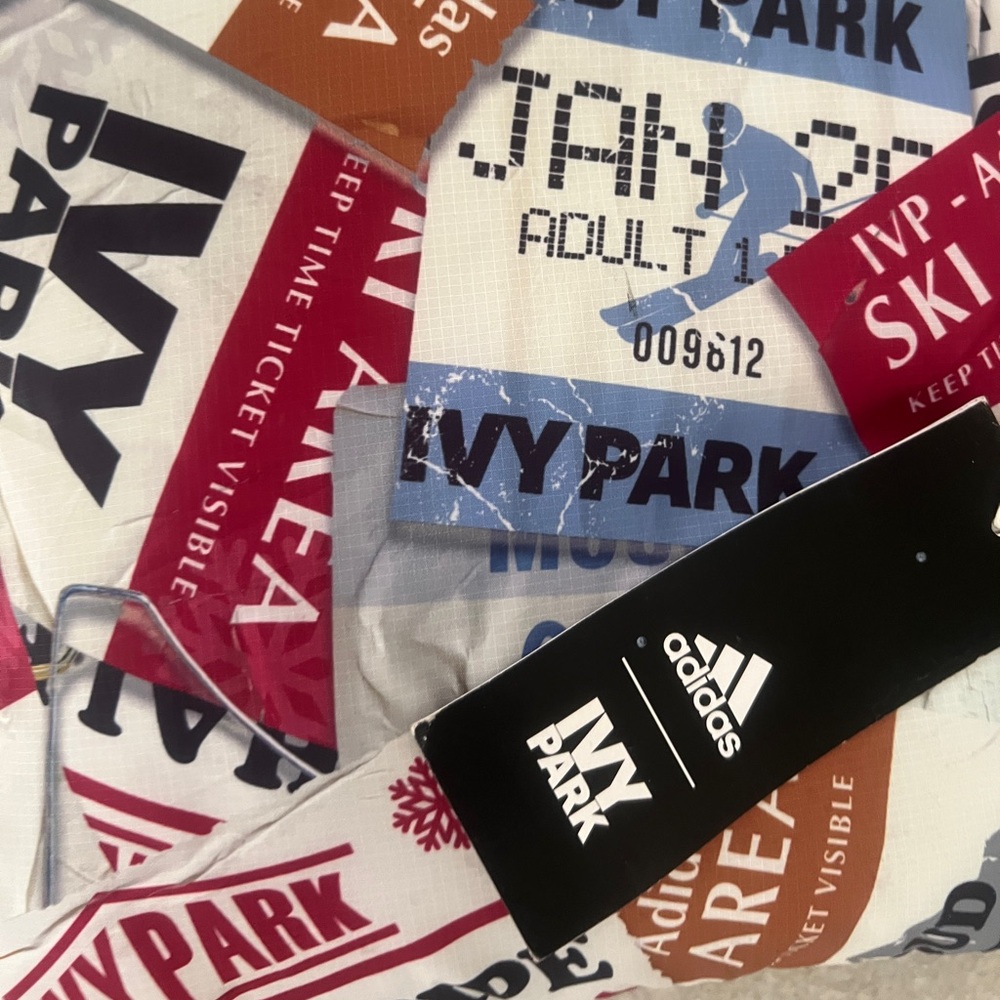 Beyoncé Ivy Park pad scarf